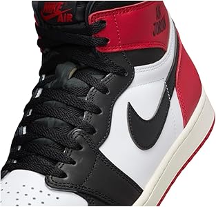 ナイキ エアジョーダン 1 レトロ ハイBLACK TOE REIMAGINED NIKE AIR JORDAN 1 RETRO HIGH OG -BLACK TOE REIMAGINED